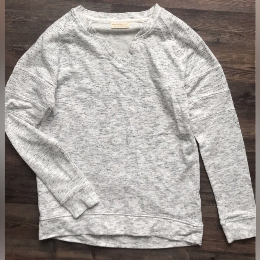 Bobbie brooks pull over sweater, grey and white